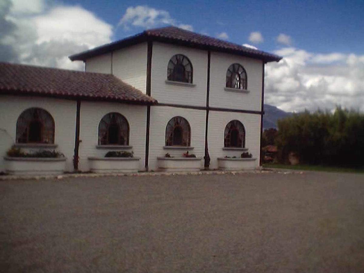 Hosteria Hacienda Pueblo Viejo Atuntaqui エクステリア 写真